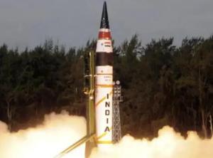 印度成功试射“大地2”短程弹道导弹
