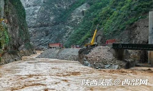 陕西东庄水利枢纽工程成功截流