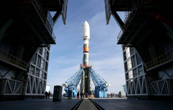 俄媒：俄探月运载火箭在发射台就位，即将执行俄“首次无人探月任务”