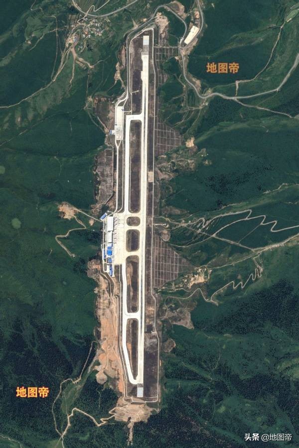 航拍九寨黄龙机场,原来旅客吞吐量过百万,现在2万多