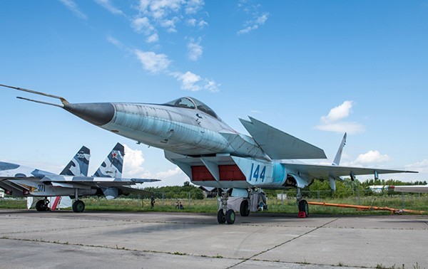 俄米格集团推出三款隐身战机 与苏霍伊竞争