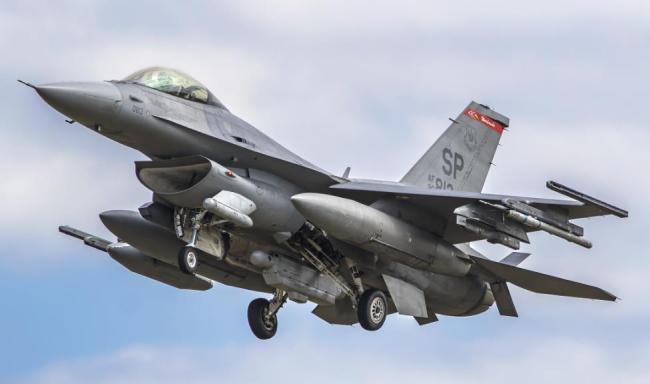 乌克兰外长：F-16战役机飞翔员练习将在本年8月或9月起头