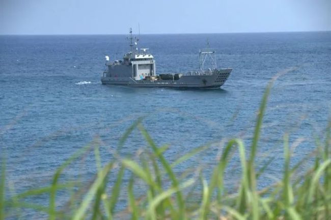 炒作“在南海摹拟击沉中国兵舰”，就想绑架菲律宾？