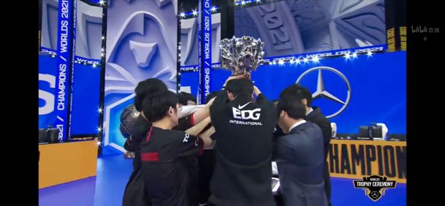 edg 3-2战胜dk,夺得英雄联盟s11全球总决赛冠军