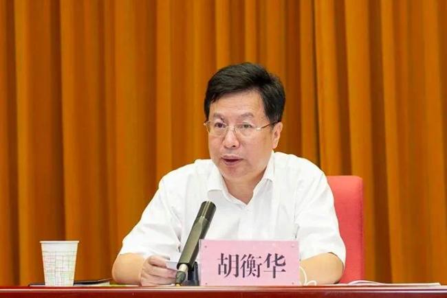 2020年10月,胡衡华跨省调任陕西省委副书记.一年多后,再度跨省履新.