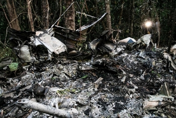 喀麦隆飞机坠毁11人死亡