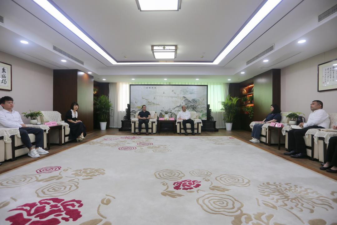 北美華人青年聯合會訪問江蘇 共促交流合作與人才發展