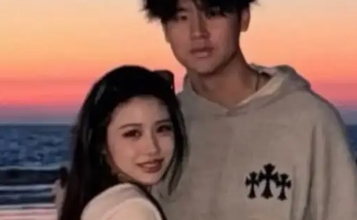 葛荟婕回应女儿小苹果疑似恋爱：尊重她自己啊