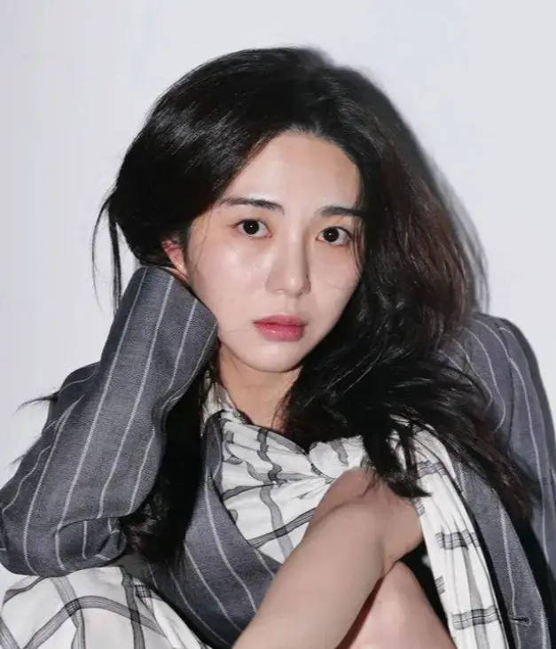 权珉娥自杀未遂后发文 对粉丝表示歉意和感谢