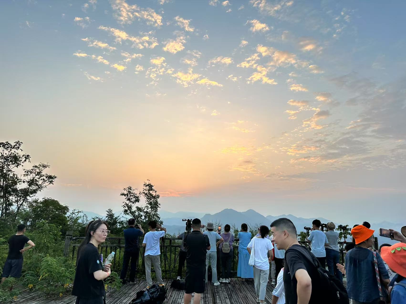 星光为引，少年逐梦 首届华中星空大会崇阳启幕 全国青少年共赴“星空之约”