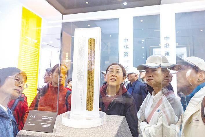 总书记珍视的简牍吸引年轻人临摹古代家书——回访云梦县博物馆