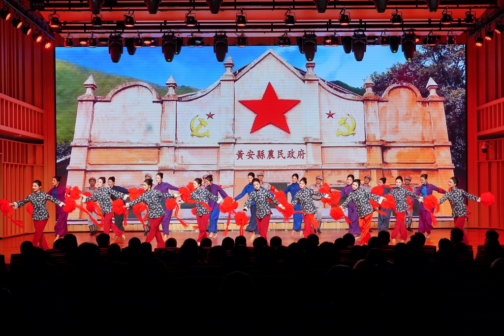 黄冈师范学院音乐党课《红旗漫卷大别山》全省高校推广宣讲在武汉大学首讲