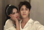 孟子义李昀锐居家情侣自拍 亲昵甜蜜氛围感十足