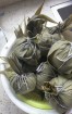 笑不活了！女子手包粽子造型奇葩，被亲友调侃像大号摔炮