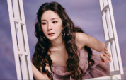 杨幂抹胸纱裙点缀立体花朵 宛如油画里的花中仙子