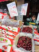 车厘子一箱10斤批发 价格亲民走俏市场