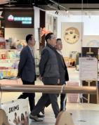 三星掌门人李在镕现身北京朝阳京东MALL，买拉布布
