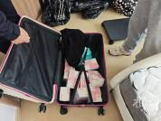 男子打扫前租客房间发现“巨款” 虚惊一场的百万现金