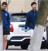 马龙和妻子夏露赴伦敦助力国乒 老将再出征