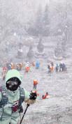 五台山被困游客安全下山 风雪救援顺利完成