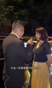 女乘客因殴打司机体力不支倒地 荒诞一幕引热议
