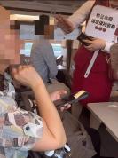 女子静音车厢打电话 无视乘务员劝阻 静音约定被忽视