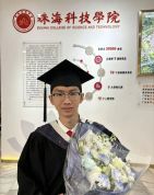 高位截瘫男生连续三年专业排名第一 逆境中绽放光芒