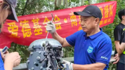 老船工蹲守洪区抢修“生命舟” 守护每一份生的希望