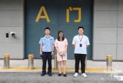 53岁无业大妈冒充女军官诈骗23万 荒诞骗局背后的真相