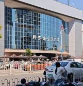胖东来关闭老店 游客专程来再看一眼 告别繁华旧址