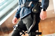 上万元外骨骼机器人穿戴20分钟就累，竟导致关节炎？