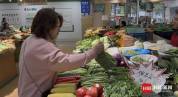 蔬菜顶流豌豆尖价格回落至每斤8元 市民尝鲜热情不减