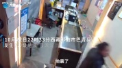 地震瞬间酒店老板逆行通知客人 英勇行为温暖人心