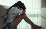 16岁女儿书包翻出避孕药 妈妈崩溃