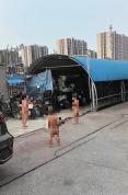 多名幼童小区裸体跑动妈妈称管不住 租户已搬离