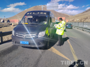 四川理塘县开展冬季交通安全“隐患清零”行动