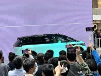 极氪MIX于北京车展全球首秀 跨界SUV惊艳亮相