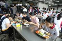 珠海57所学校取消教职工食堂 师生将同餐同菜同价
