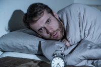 研究发现一夜不睡大脑或衰老2岁，你连续通宵过几天？