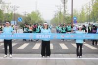 首次人机共跑半马 20支队伍同场竞技