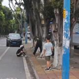 情侶騎車(chē)撞寶馬男子情緒失控 無(wú)知與沖動(dòng)的代價(jià)
