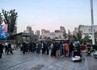 硕士在杭州摆摊卖包子走红 匠心守味获好评