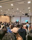 王虹香港大學(xué)的講座座無虛席 數(shù)學(xué)天才魅力無限
