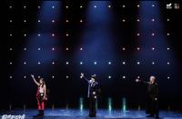 王俊凯话剧趁世界还年青剧照 明星魅力与深刻议题交织