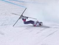 美国传奇选手冬奥比赛中摔倒重伤 滑雪名将再遭重创