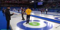 瑞典队投诉加拿大选手用手指碰壶身 争议引爆冰壶赛场