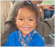 春晚与周深同台的瑶族女孩患重度地贫 全网揪心助力