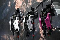 傲鲨外骨骼机器人亮相AWE2026 从工业到生活的跨越