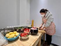 四中全会精神在基层丨“小饭碗”里有民生大幸福——青海西宁每年为6万余老人提供助餐服务