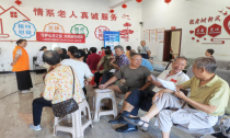 眼科健康普查进社区，护眼服务暖民心